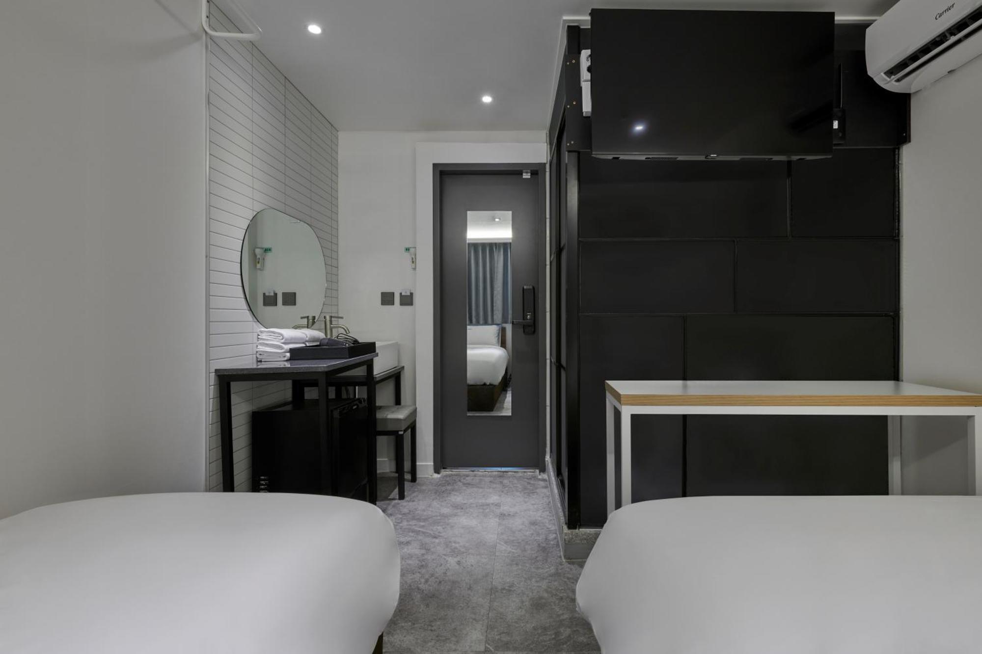 Eight Rest Hostel Myeongdong Сеул Экстерьер фото