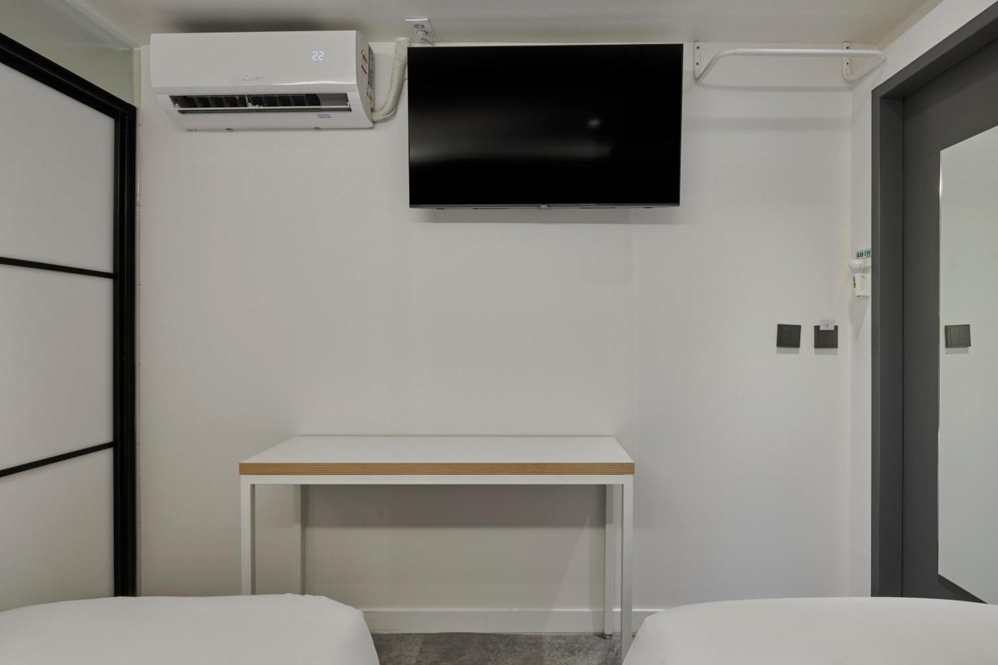 Eight Rest Hostel Myeongdong Сеул Экстерьер фото