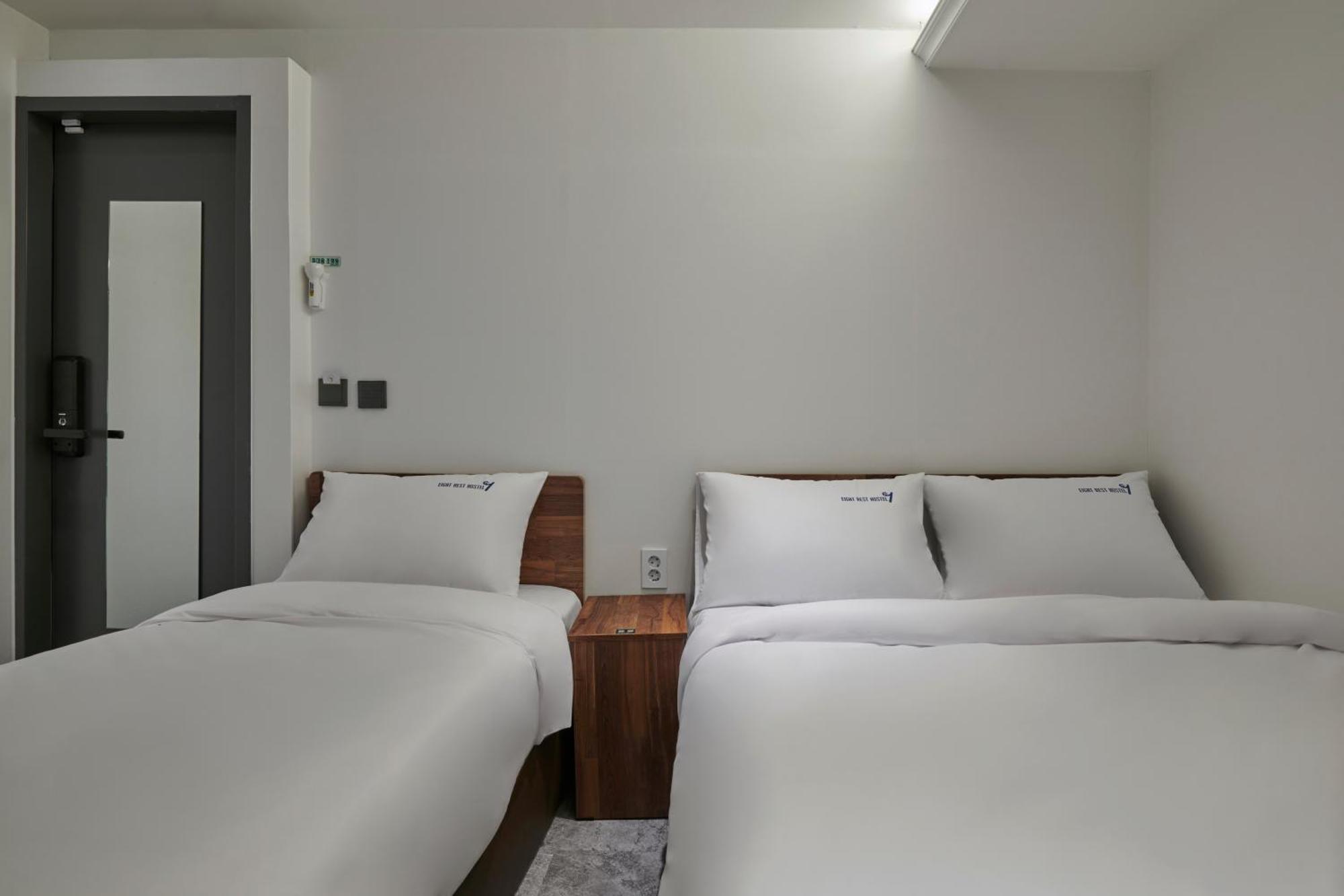 Eight Rest Hostel Myeongdong Сеул Экстерьер фото