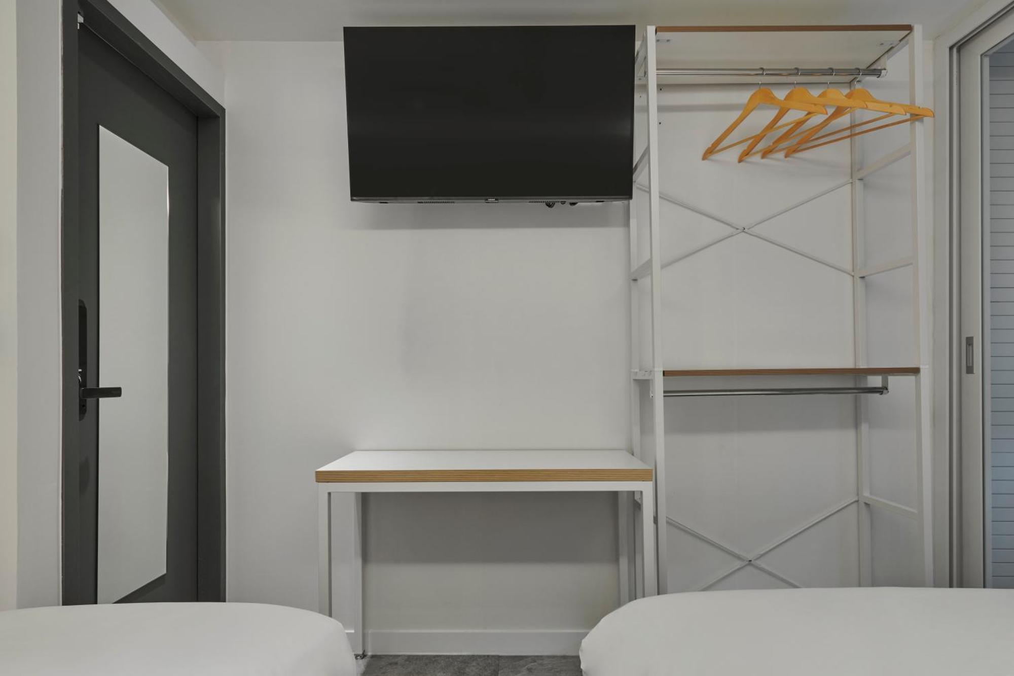 Eight Rest Hostel Myeongdong Сеул Экстерьер фото