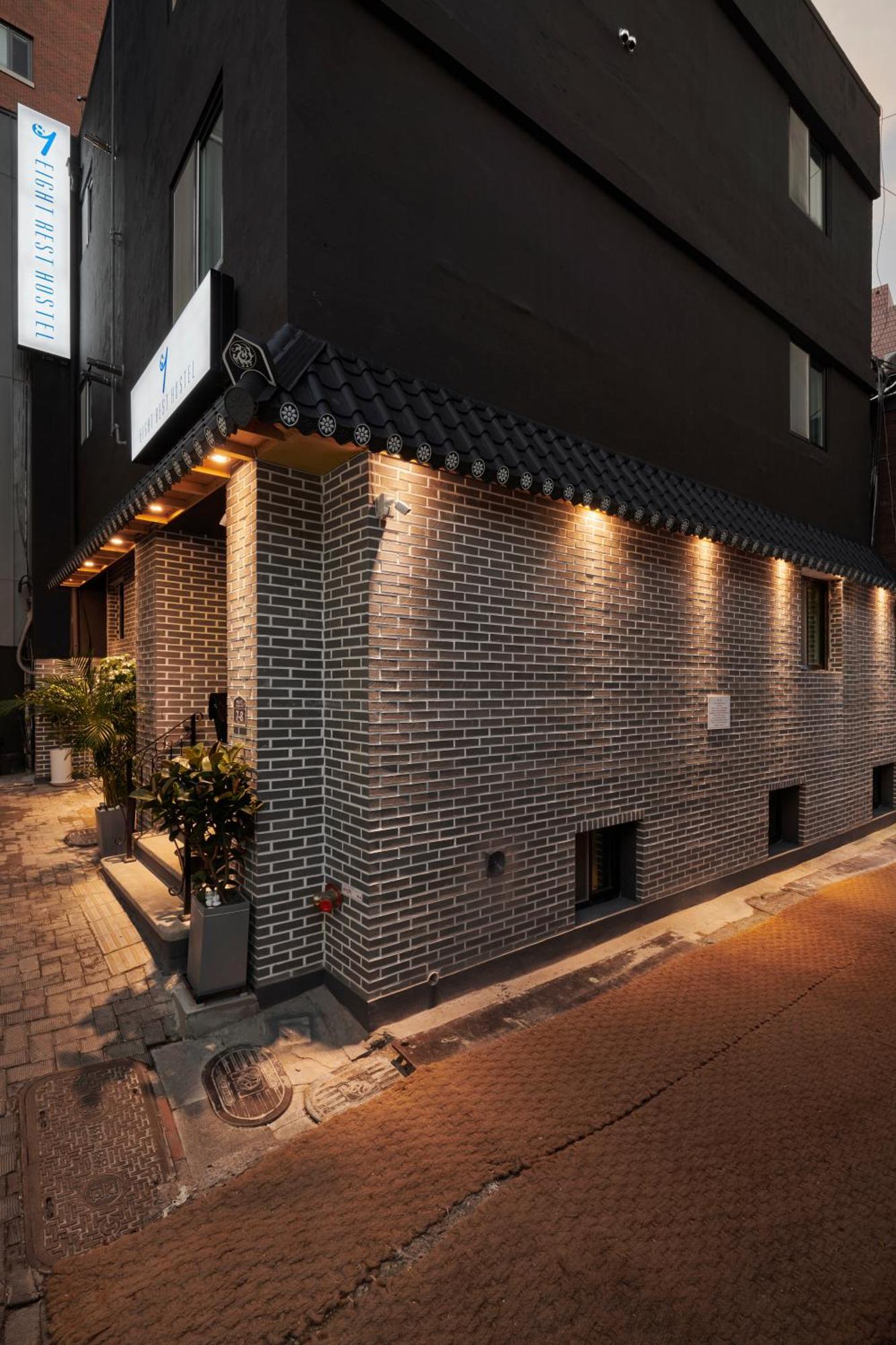 Eight Rest Hostel Myeongdong Сеул Экстерьер фото