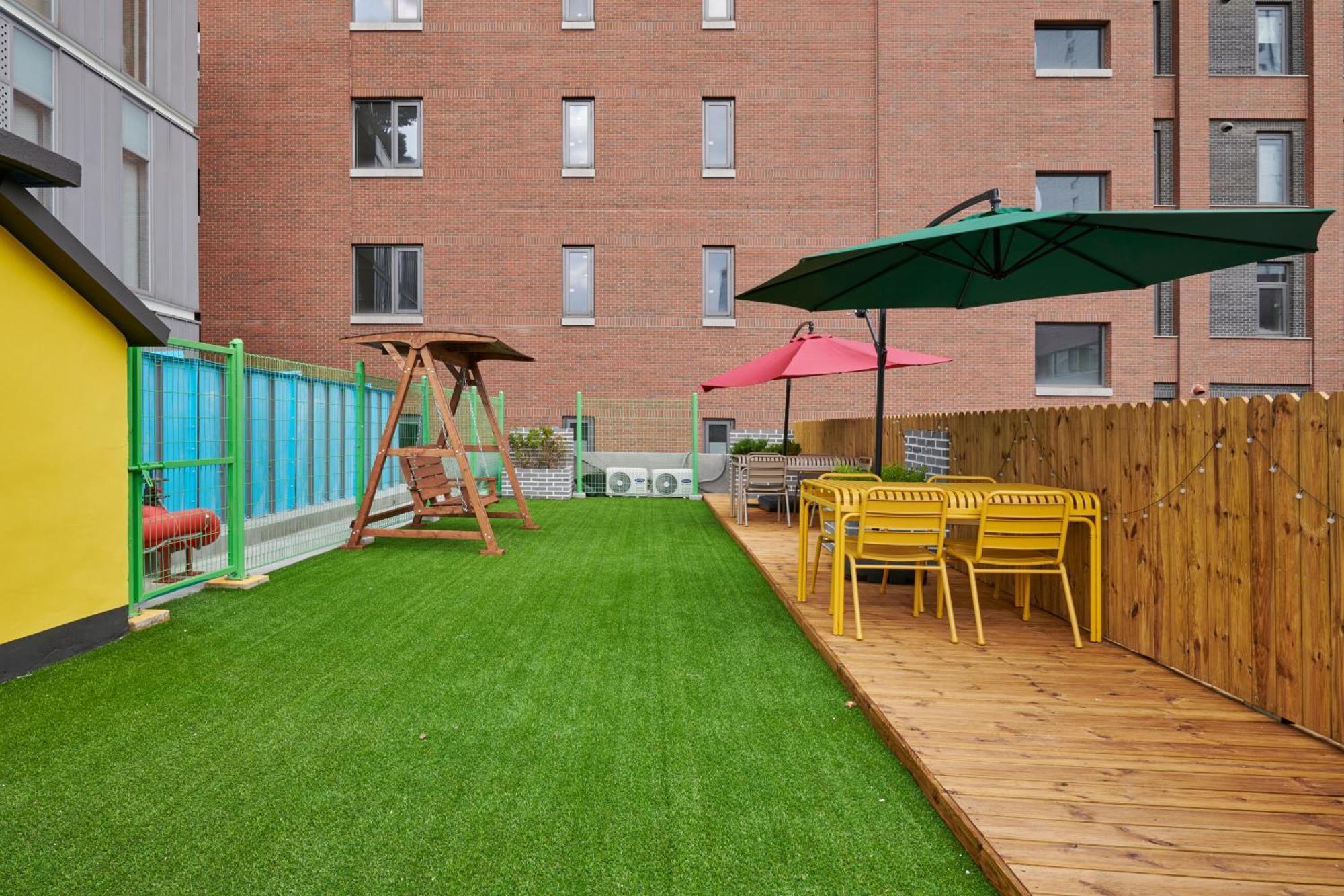 Eight Rest Hostel Myeongdong Сеул Экстерьер фото